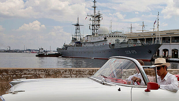 Российский разведывательный корабль «Виктор Леонов» в порту Гаваны, Куба, февраль 2014 года