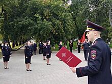 Присягу приняли молодые криминалисты свердловского МВД