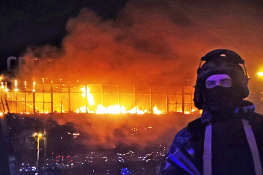 МЧС: Площадь возгорания в "Крокус Сити Холле" выросла до 13 тыс. кв. метров