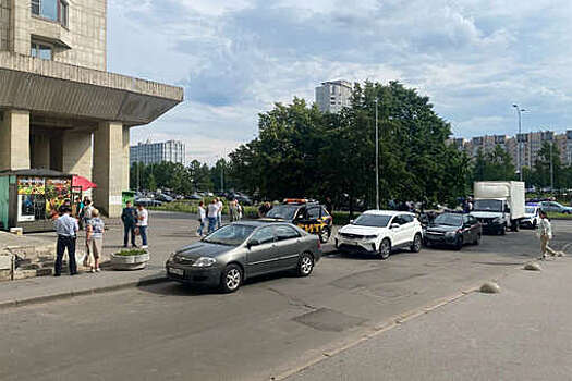Baza: в Петербурге задержали пенсионерку, пытавшуюся поджечь банк с криком "Слава Украине"