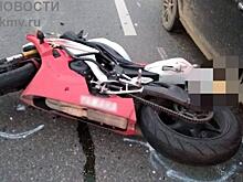 Тройную аварию спровоцировал мотоциклист в Ставрополе