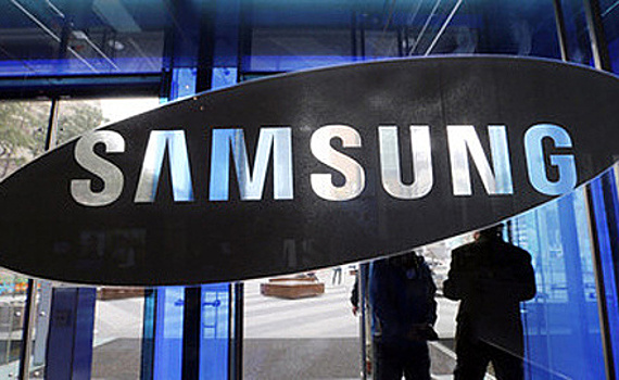 Samsung представила первый растягиваемый дисплей