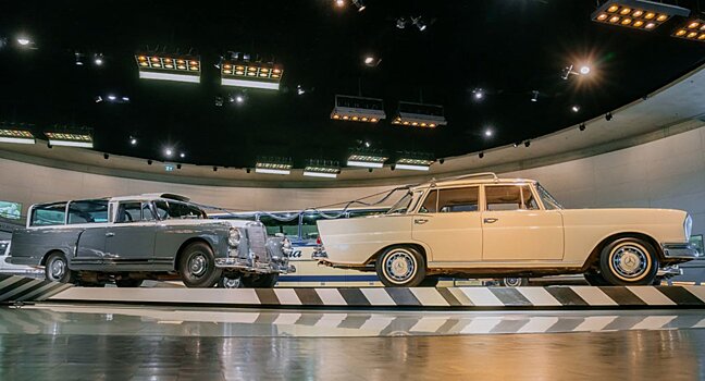 Компания Mercedes-Benz напомнила об уникальном универсале Type 300 Adenauer