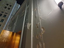 Москвичи обратили внимание на трещины на фасаде кинотеатра "Художественный" - его реставрация завершилась три года назад