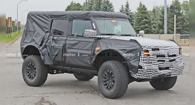 Новый Ford Bronco Heritage Edition в камуфляже попал в объективы камер фотошпионов