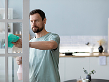 Калужанка из-за грязной комнаты получила ножом в живот