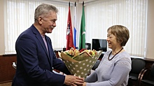 Глава администрации поселения Киевский поздравил Марину Евгеньевну Щенову