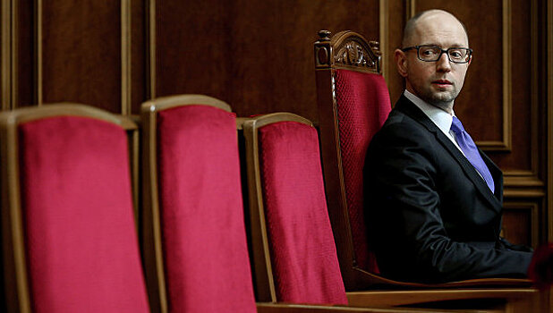 Советник Яценюка обвинил правительство в разрушении Украины и уволился
