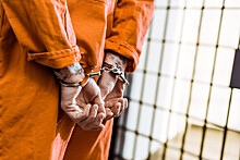 В США сооснователя секс-культа приговорили к 3,5 годам тюрьмы