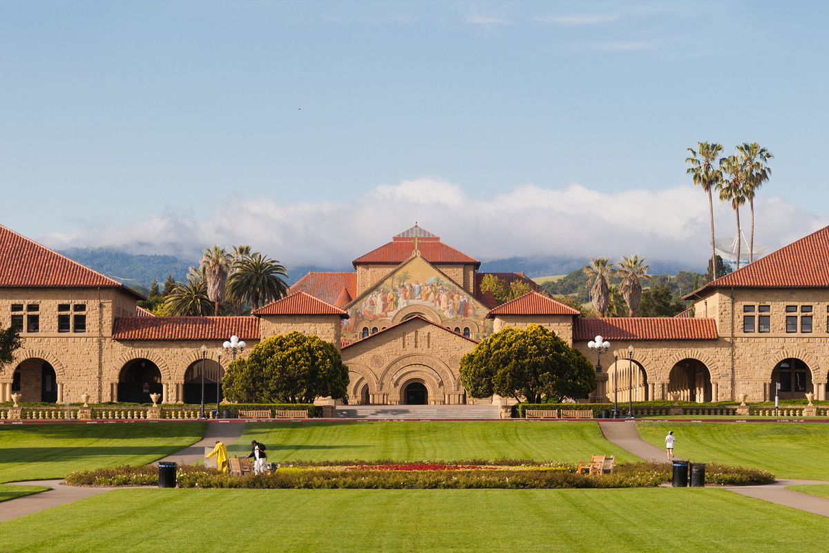 Политолог объяснил, чем опасен для россиян диплом Стэнфорда*