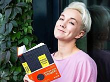 «Рыдали обе в три ручья»: Дарья Мороз привела повзрослевшую дочь на премьеру фильма «Пальма»