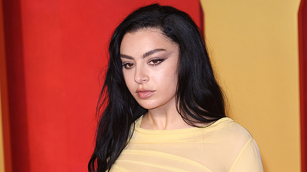 Charli XCX раскрыла полный список фитов, которые войдут в альбом ремиксов brat