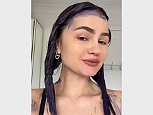 Девушка показала легкий способ избавиться от желтизны на осветленных волосах