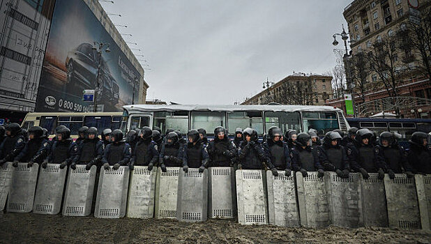 Протестующие перекрыли центр Киева