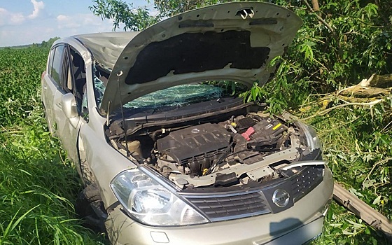 В Рязанском районе 67-летняя водительница Nissan Tiida пострадала в ДТП
