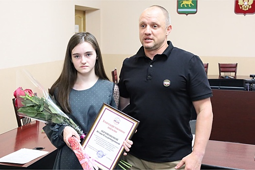 Спикер Гордумы Биробиджана Сергей Радецкий: 16-летняя волонтер Юля Абраменкова стала настоящей опорой для мамы погибшего бойца СВО
