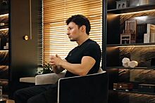 Москвичам предложили купить непристойные стулья с пиками как у Павла Дурова