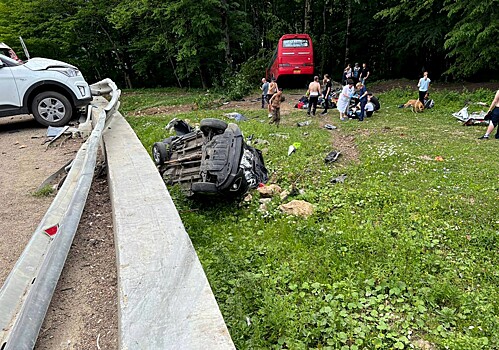 Число пострадавших в аварии с автобусом на Кубани выросло до 16