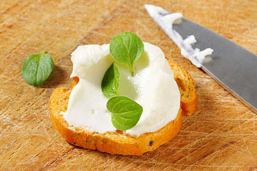 Врач Русакова: творожный сыр является самым полезным для пожилых