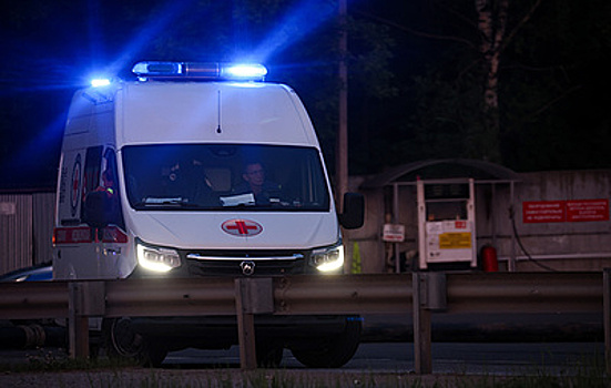 На Ямале два человека погибли при столкновении лодки и баржи