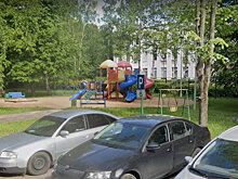 Вопрос обновления детской площадки у корпуса 815 обсудят при перспективном планировании благоустроительных работ