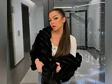 Сжегшей паспорт блогерше избрали меру пресечения