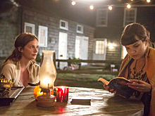 "РГ" предлагает топ-5 сериалов для тех, кто не едет на море