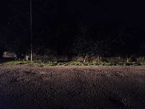 Врезался в дерево: тяжелые травмы получил 17-летний скутерист в ДТП в Ростовской области