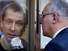 Адвокату экс-полковника Захарченко продлили арест