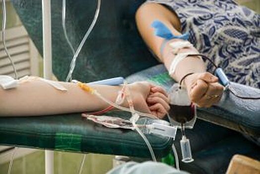 Ненужную кровь выливают? Врач развенчивает популярные мифы о донорстве
