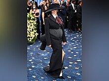 Певица Рианна станет матерью в третий раз