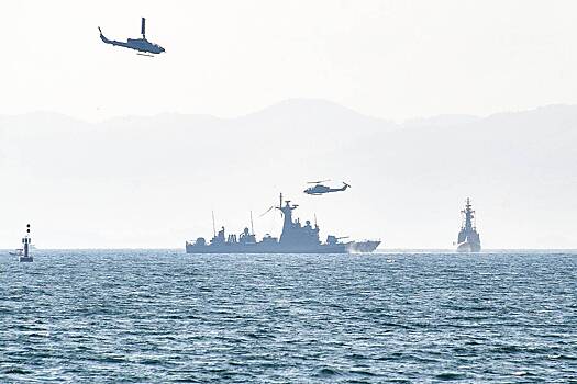 Политологи объяснили значение военно-морских учений России, Ирана и Китая