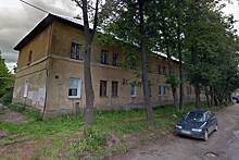 В российском городе в квартире многодетной семьи рухнул потолок
