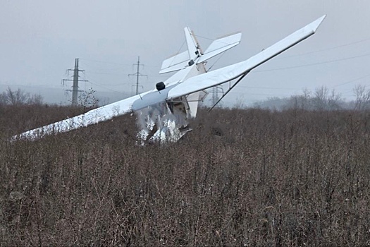 Беспилотный самолет ВСУ сбили в зоне СВО, трофей сняли на видео