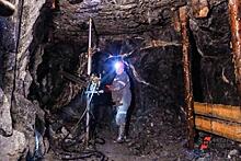 Два забоя кузбасской шахты могут обрушиться