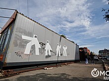 То появляются, то исчезают. Разгадываем феномен белых человечков на омских стенах