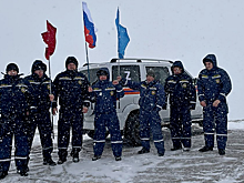 На горные вершины Крыма подняли флаги в честь 8-летия воссоединения с РФ