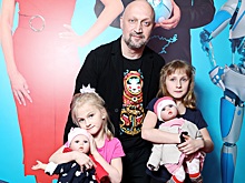 Кадры недели: Куценко показал подросших дочерей от модели, Гагарина устроила жаркие танцы на закрытом дне рождения