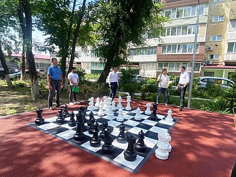 Дворик с шахматами появился в Уссурийске