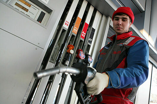 Цены на бензин за неделю выросли на 0,8%