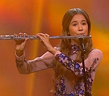 Пела и играла на флейте: школьница из Челябинска победила в вокальном конкурсе телеканала “Звезда”