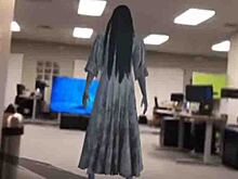 Программист вытащил из телевизора проклятую девочку из «Звонка»