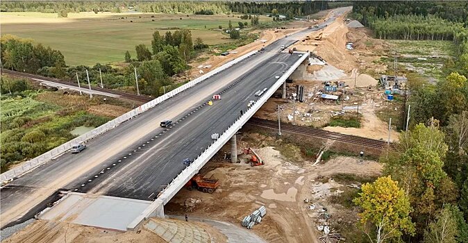 В Лобне на Северном обходе строят барьерное ограждение
