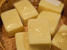 В Волжском полицейские задержали подростков за кражу сыра