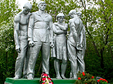 Четверых мужчин и одну девушку признали объектом культурного наследия НСО