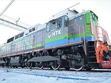 В АО ДТУ введен в эксплуатацию инновационный модернизированный маневровый тепловоз ТЭМ14М