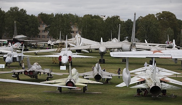 В музее ВВС в Монине не получали команды перевезти авиатехнику в парк «Патриот»