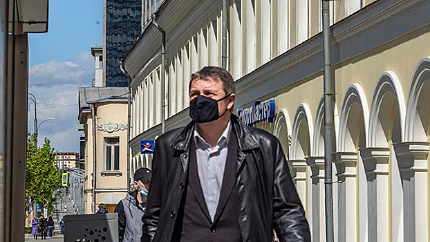  Маски, перчатки и QR-коды: в Москве усилили меры по борьбе с коронавирусом