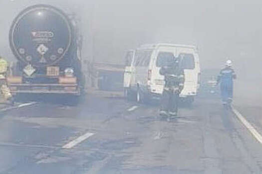 Больше десяти автомобилей столкнулись в Татарстане из-за дыма от горящего поля