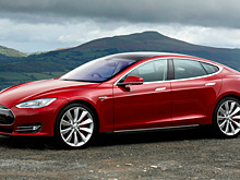 Tesla подарит клиенту топовый седан за привлечение новых покупателей